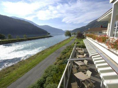 Loenfjord Hotel Exterior photo